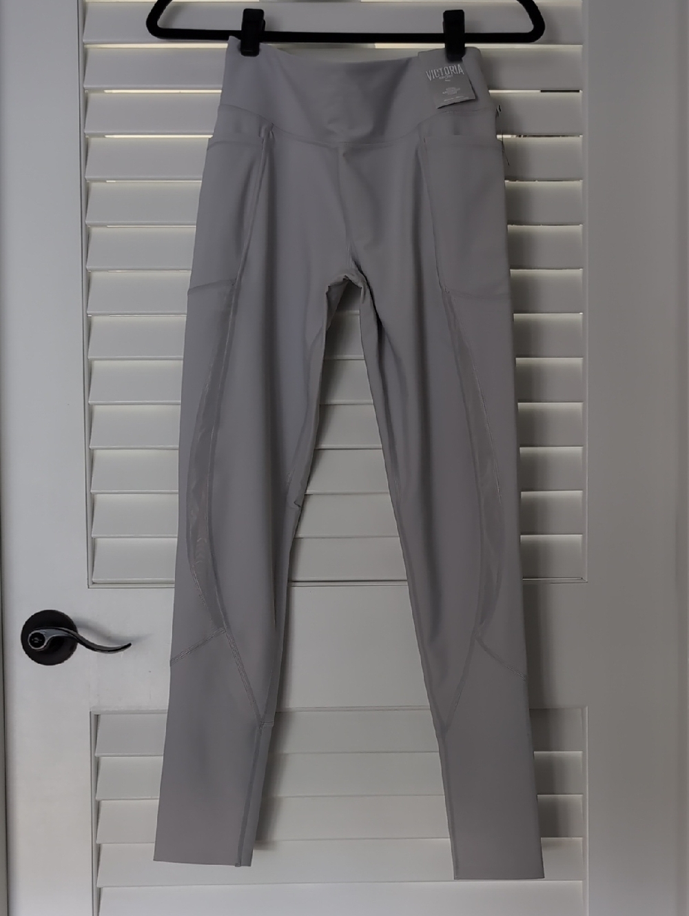 Victoria Sport Total Knockout Tight in Light Gray (Sz.M)